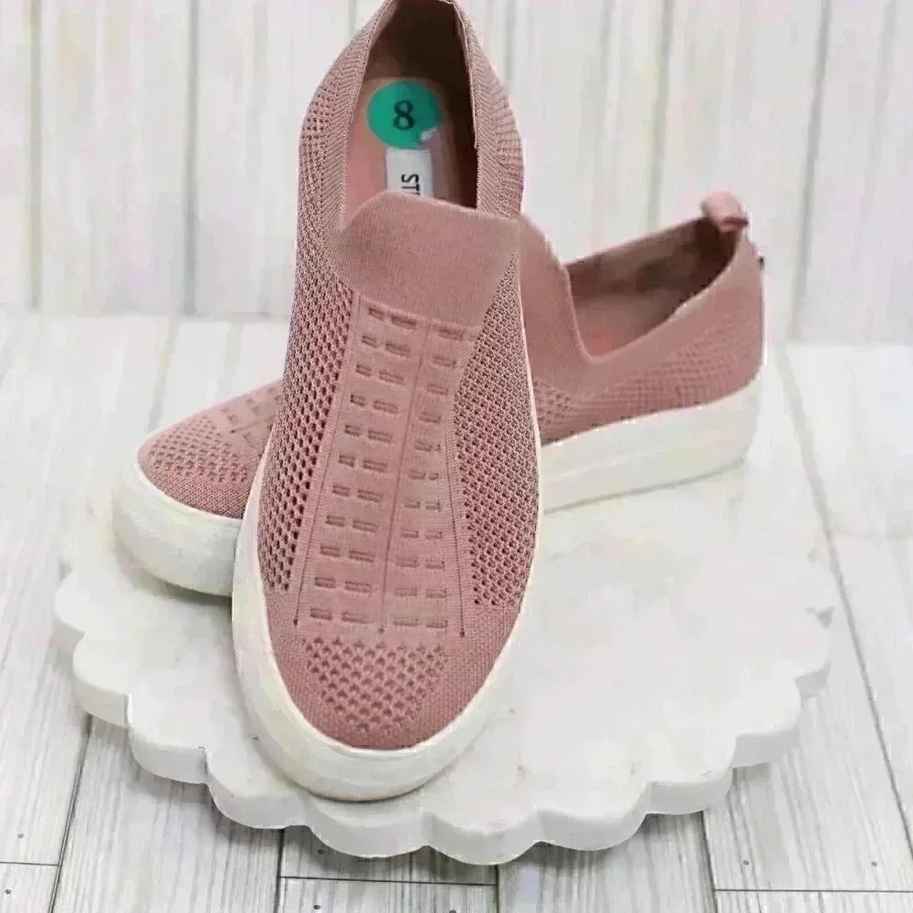 Steve Madden Daray Size 8 Rose Gold fabric upper sneaker